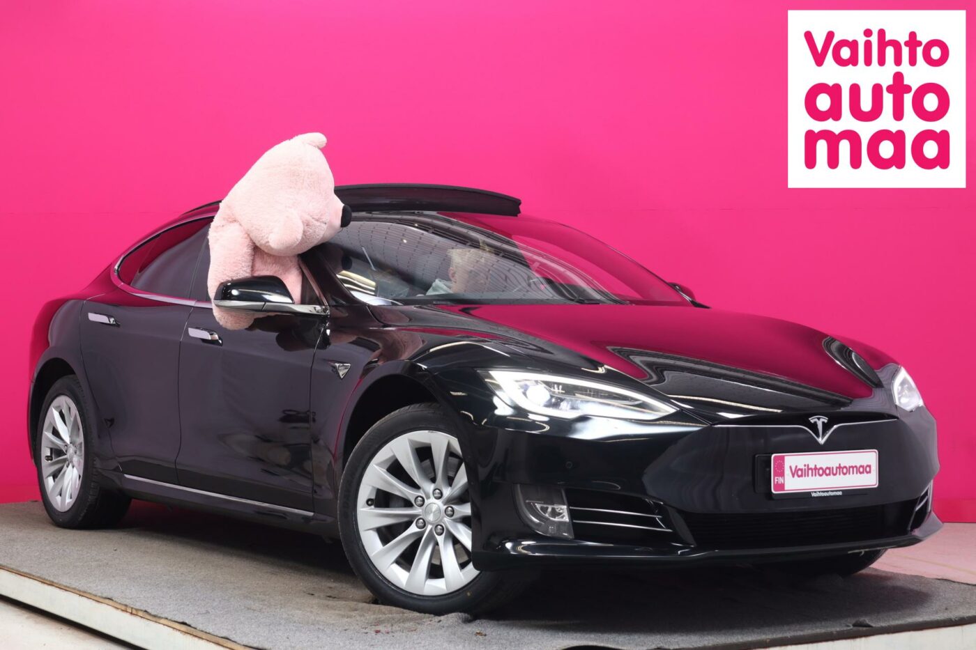Tesla Model S on loistava nelivetoinen sähköauto